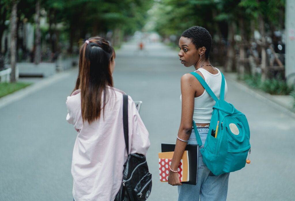 writing convincing dialogue - Photo by Zen Chung for Pexels