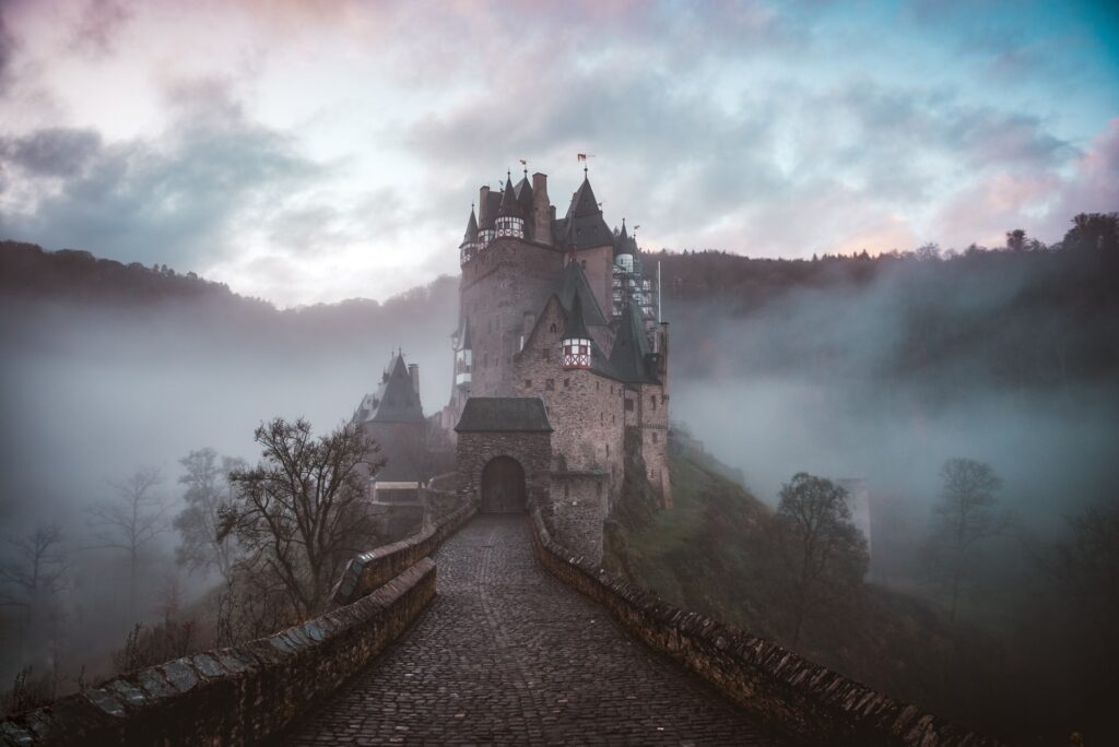 Eltz Castle - writing exercise - Photo by Cederic Vandenberghe on Unsplash