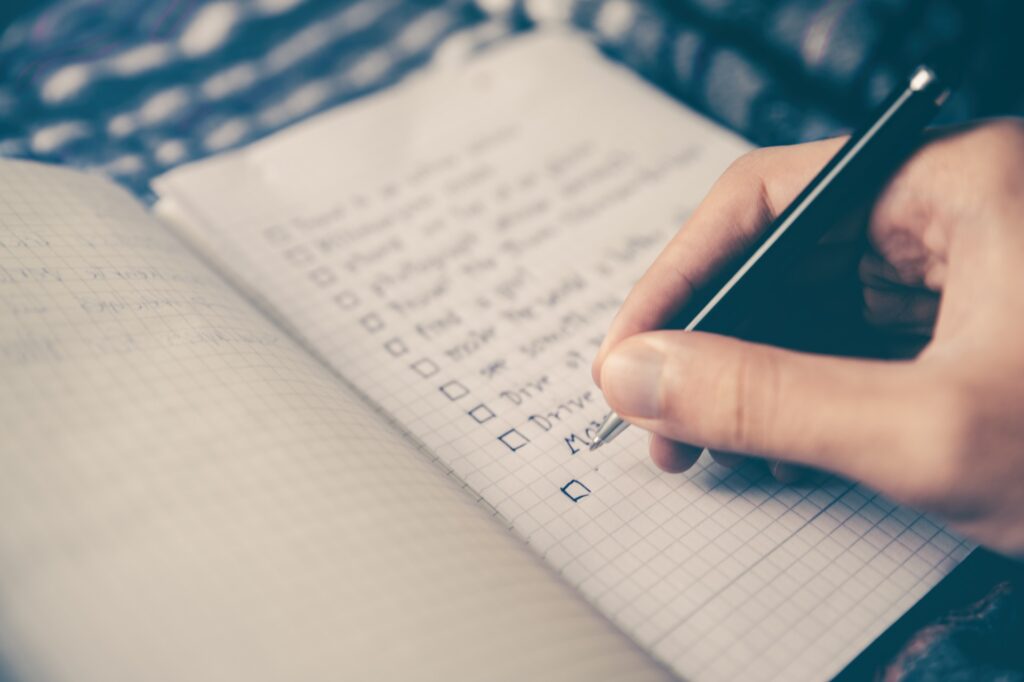 Creative writing tip: write lists - Photo by Glenn Carstens-Peters on Unsplash