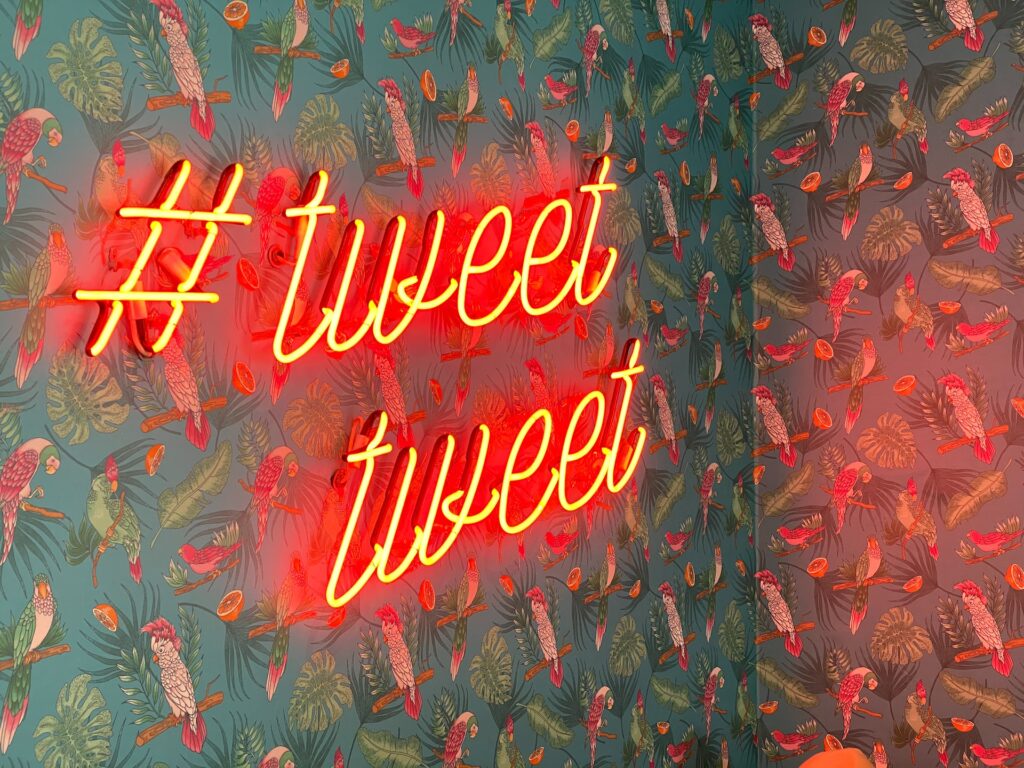 Twitter pitch events - Photo by Chris J. Davis on Unsplash