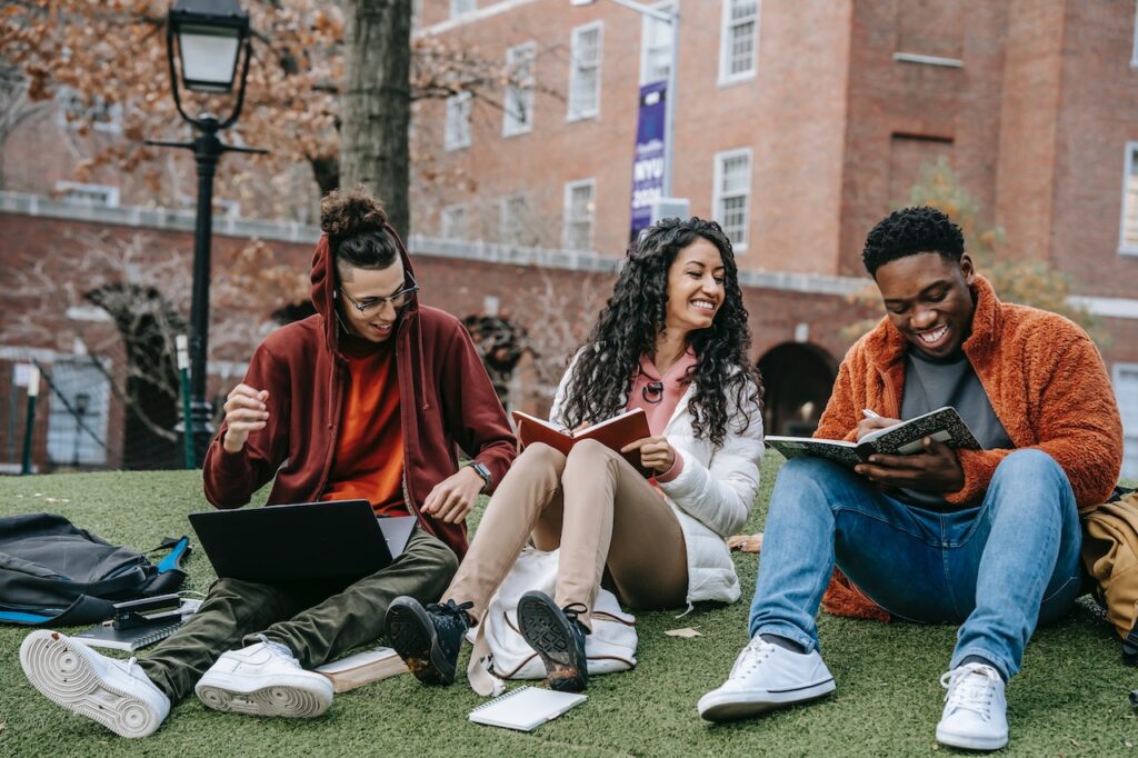 Writing group - Photo by Keira Burton for Pexels